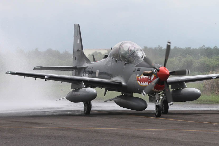 salah satu dari empat pesawat super tucano disambut dengan 160229193003 626 1