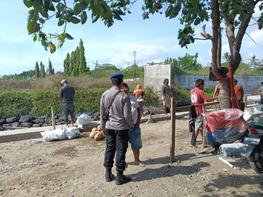 Jajaran Satpolairud Polresta Banyuwangi Jajaran Polda Jawa Timur dan Binmas Melaksanakan Kegiatan Patroli di Perairan Kawasan Pesisir Pantai Meneng 1 IMG 20251024 WA0049 1