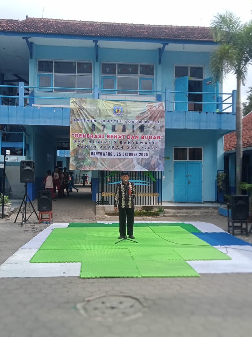 SMPN 5 Banyuwangi Gelar Bazar Bertema Generasi Sehat dan Bugar 1 IMG20251025075223 01 1