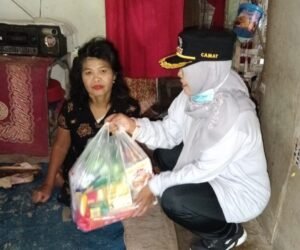 Camat Randuagung Gelar Kerja Bhakti Rehab Rumah Warga Disabilitas di Ledoktempuro 2 IMG 20251024 132205 1