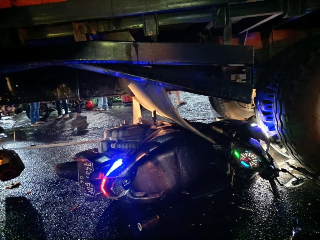 Pelajar 15 Tahun Meninggal Dunia dalam Kecelakaan di Sumbersuko, Lumajang 2 IMG 20251109 WA0011