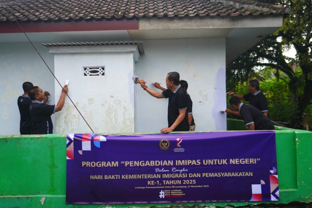 Lapas Lumajang Berikan Bantuan Renovasi Musholla di Klakah 3 IMG 20251124 WA0100