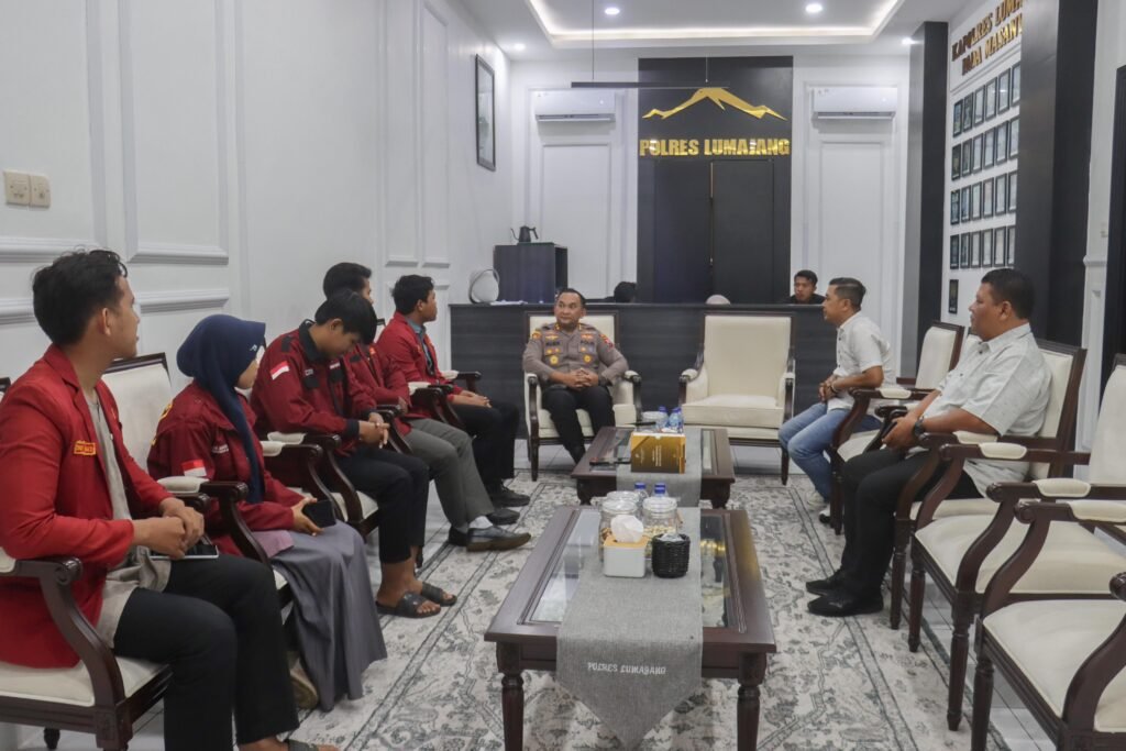 Kapolres Lumajang Terima Silaturahmi IMM ( Ikatan Mahasiswa Muhammadiyah ), Tegaskan Mahasiswa Mitra Strategis Polri 2 IMG 20260218 WA0094 1