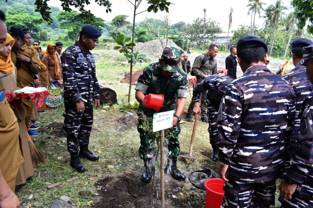 Kasdim 0825/Banyuwangi Hadiri Launching Gerakan Banyuwangi ASRI di Grand Watu Dodol: Perkuat Sinergi TNI dan Pemda Jaga Ketahanan Lingkungan 2 IMG 20260218 WA0330