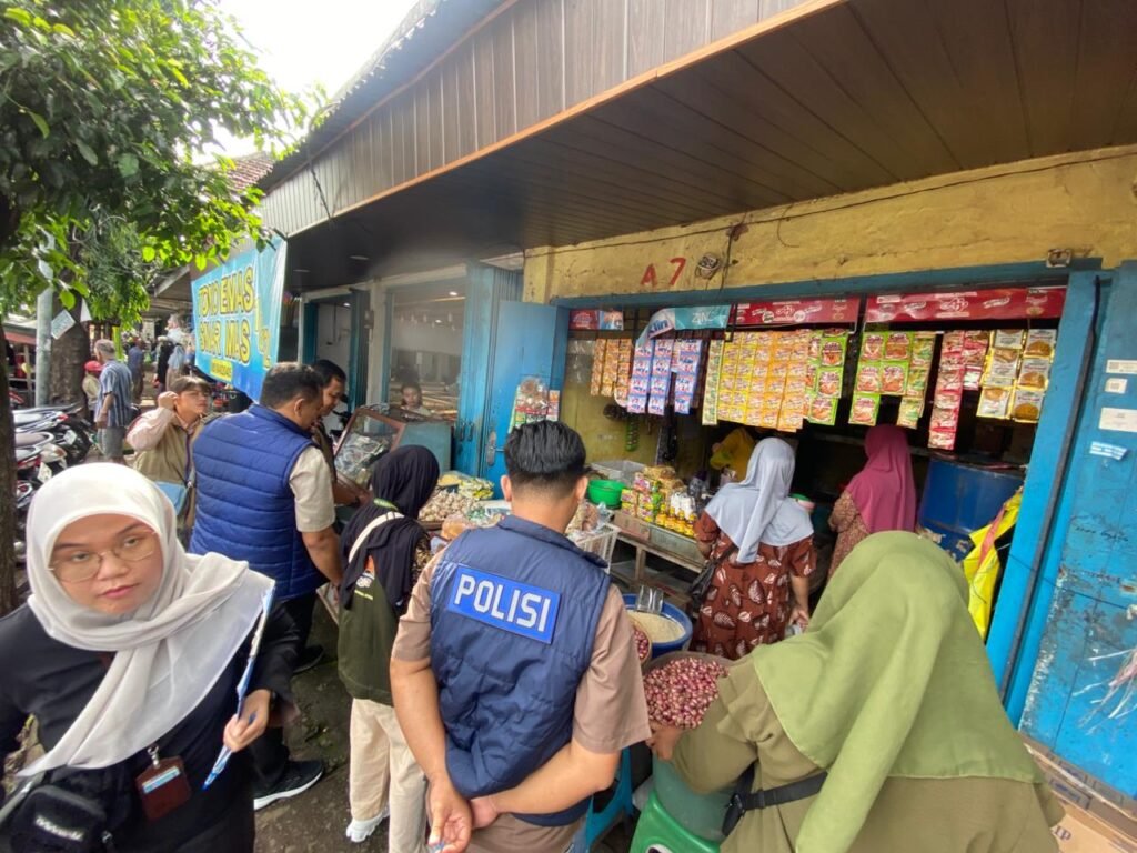 Satgas Pangan Polres Lumajang Perkuat Pengawasan Stok dan Harga Bapokting Jelang Lebaran 2 IMG 20260223 WA0016