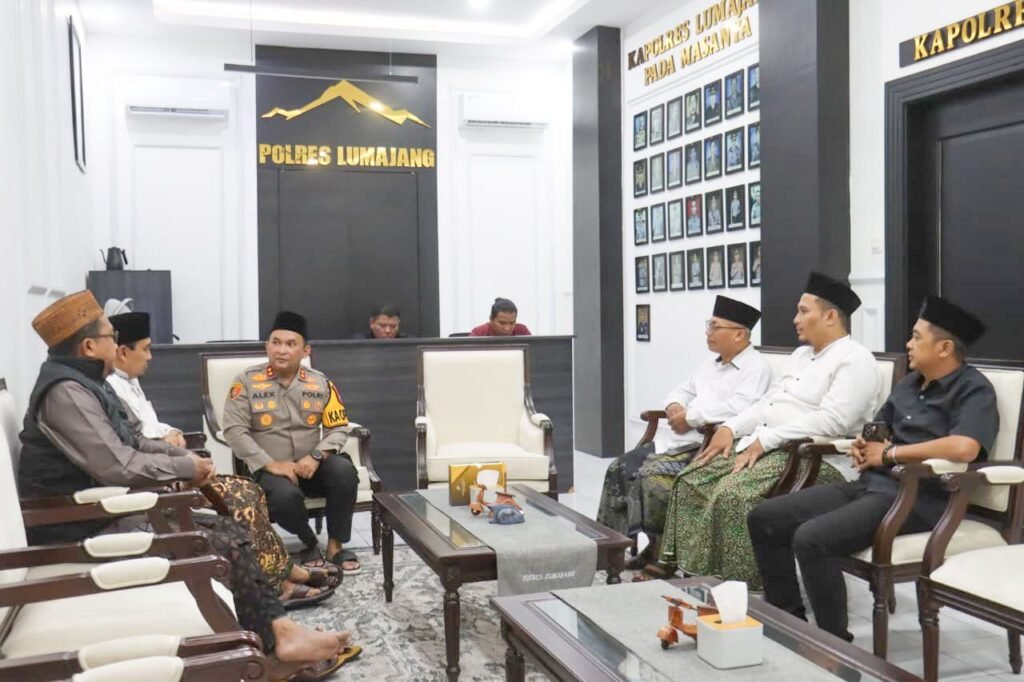 Perkuat Sinergitas, Kapolres Lumajang Terima Kunjungan Silaturahmi Pengurus PCNU Lumajang 2 IMG 20260227 WA0080