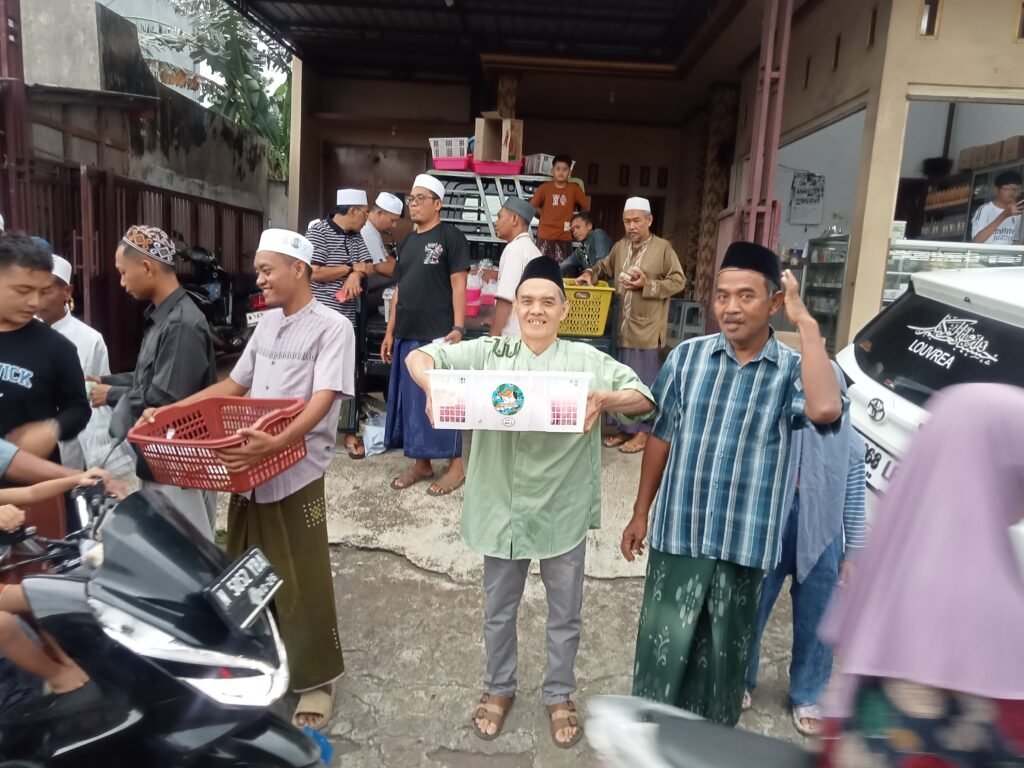Semarak Hari ke-10 Di Bulan Suci Ramadan, Remaja Masjid Istiqlal Timur Randuagung Bagikan 700 Takjil 2 IMG20260228171035