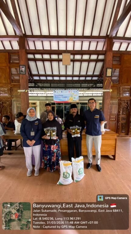 Tembus Medan Ekstrem, Bulog Banyuwangi Salurkan Bantuan Pangan ke Dusun Sukamade 2 IMG 20260401 WA0059