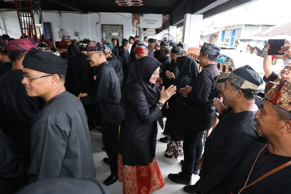 Bupati Ipuk Lantik Tiga Kepala Dinas di Pasar Rogojampi 2 IMG 20260518 WA0322