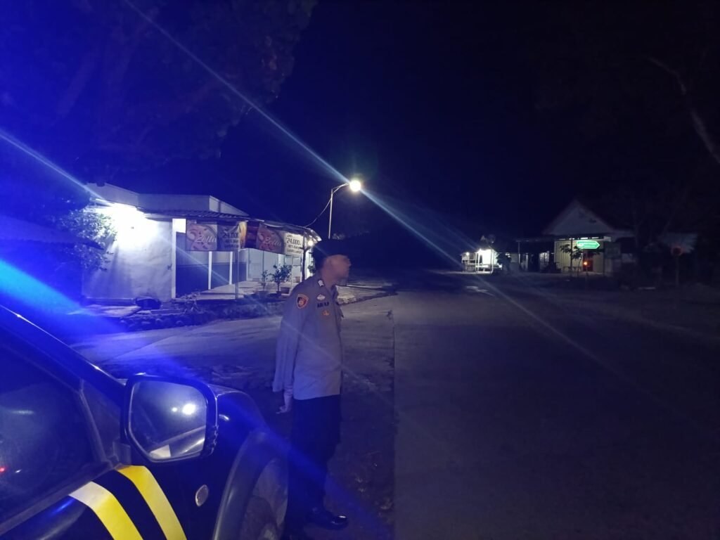 Patroli Malam Polsek Pasirian Sisir Jalan Sepi dan Permukiman Warga, Antisipasi Aksi 3C 2 IMG 20260607 WA0074