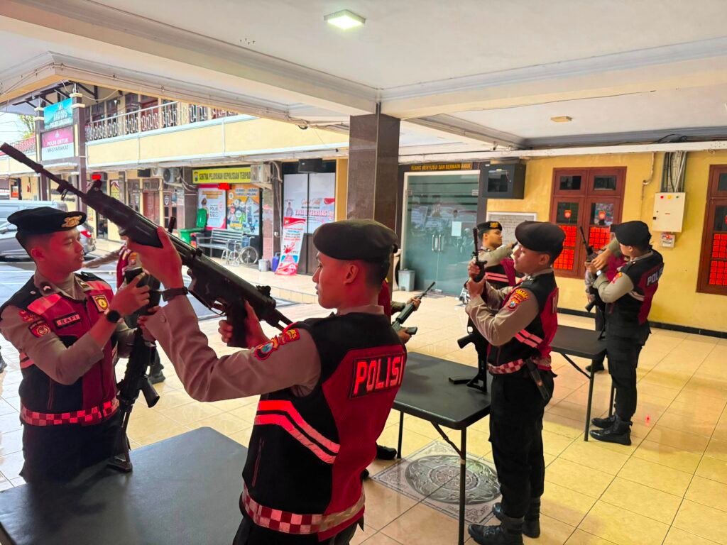Jelang Lomba HUT Bhayangkara ke-80, Sat Samapta Polres Lumajang Asah Kemampuan Bongkar Pasang Senjata SS1-V1 2 IMG 20260613 WA0020