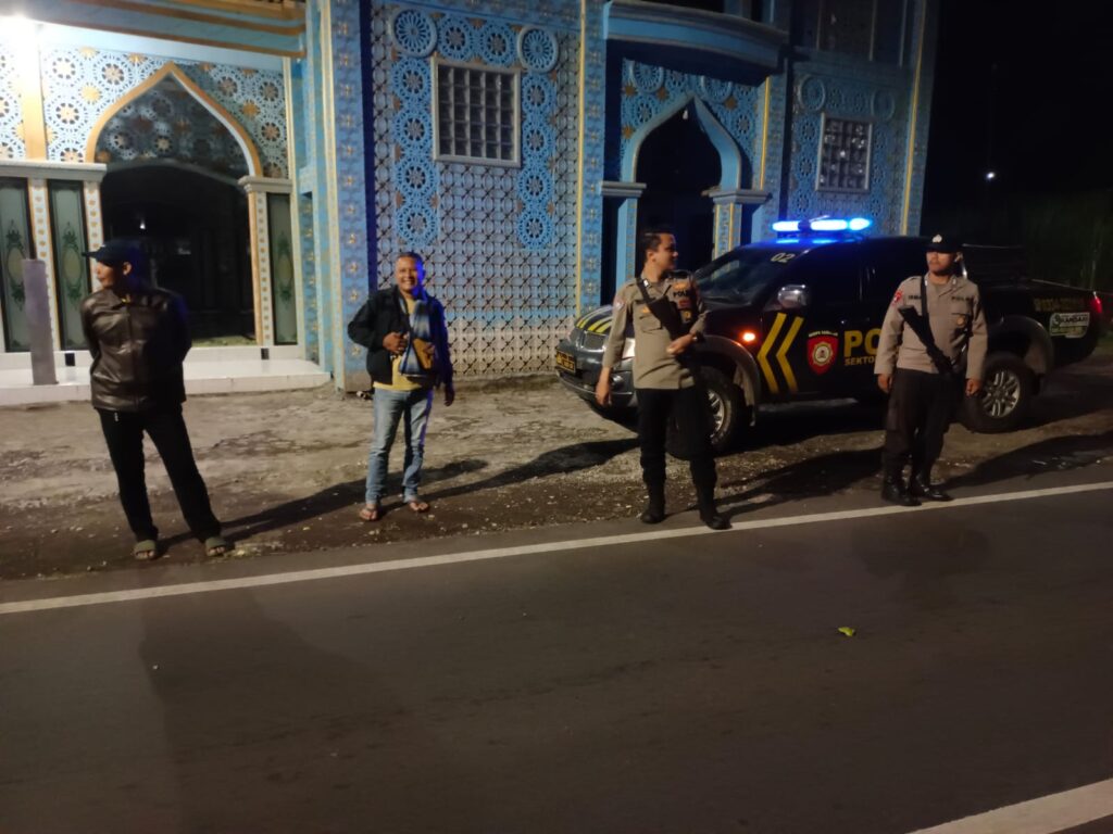 Cegah Kejahatan Jalanan dan 3C Dini Hari, Polsek Randuagung Sisir Jalur Rawan Lumajang 2 IMG 20260624 WA0060