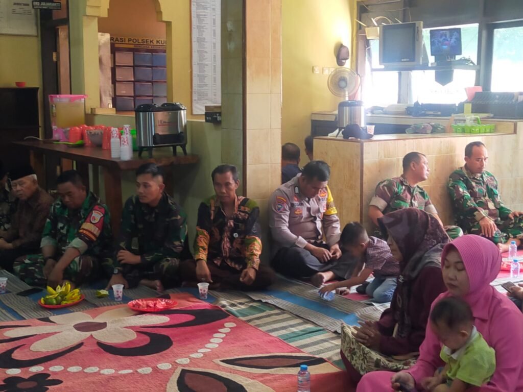 Polsek Kunir Peringati HUT Bhayangkara ke-80, Perkuat Sinergi Demi Keamanan dan Pelayanan Masyarakat 3 IMG 20260702 WA0081