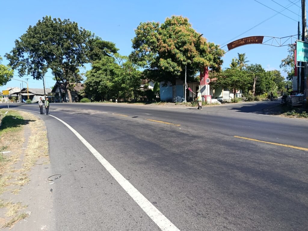 Pengendara Beat Patah Tulang dalam Tabrakan dengan Vixion di Sumbersuko 2 IMG 20260710 WA01491