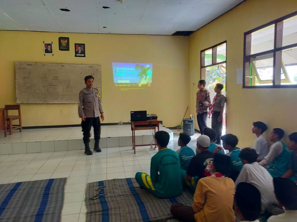Cegah Kenakalan Remaja dan Penyalahgunaan Narkoba, Polsek Kunir Berikan Edukasi kepada Siswa SMK Roudlotus Sholihin 2 IMG 20260719 WA0029