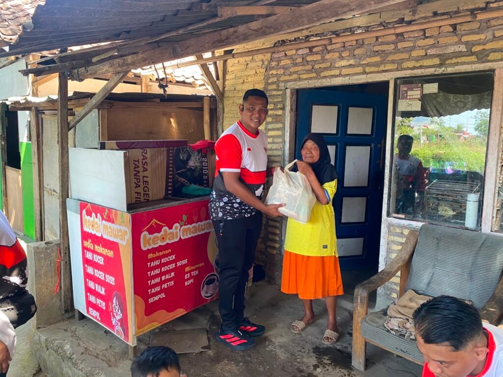 Sambut HUT RI ke-81, Lapas Banyuwangi Salurkan Paket Sembako untuk Warga Sekitar 7 IMG 20260810 WA0036