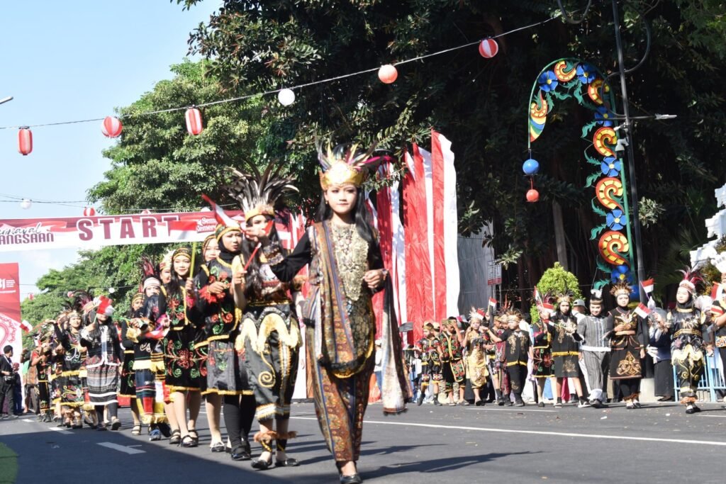 Karnaval Kebangsaan Banyuwangi 2026 Meriah, Dandim 0825 Tekankan Semangat Persatuan 2 IMG 20260813 WA0111