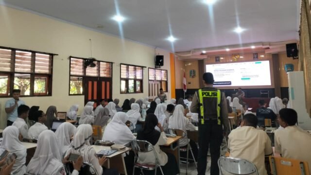 Polres Lumajang Perkuat Literasi Digital dan Keselamatan Berlalu Lintas bagi Pelajar 2 IMG 20260813 WA0136