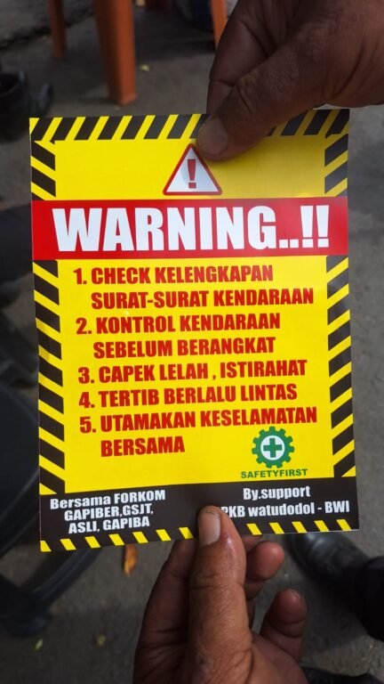 UPPKB Km 20 Selogiri Tingkatkan Keselamatan Pengendara Lewat Pembagian Stiker dan Jumat Berkah 9 IMG 20260821 WA0031