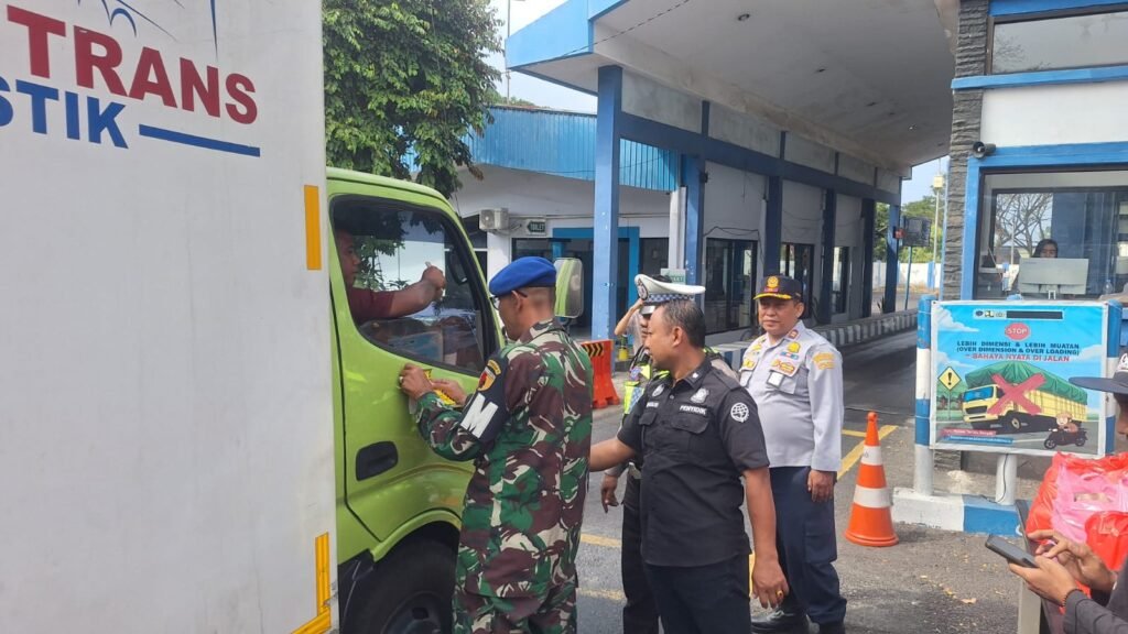 UPPKB Km 20 Selogiri Tingkatkan Keselamatan Pengendara Lewat Pembagian Stiker dan Jumat Berkah 2 IMG 20260821 WA0034