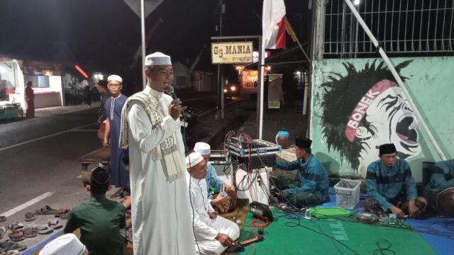 Warga RT 02/RW 013 Gelar Tasyakuran HUT ke-81 Kemerdekaan RI, Diiringi Hadroh Al Fatah 2 IMG20260815185722