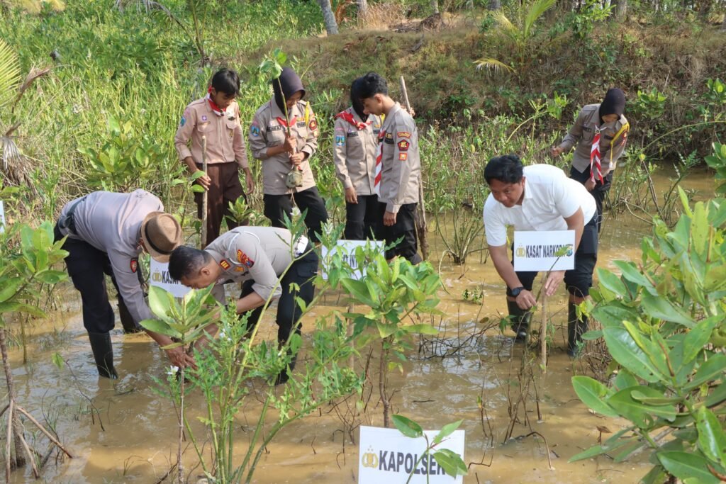 Ecology Policing : Polres Trenggalek Tanam Mangrove dan Lepas Liarkan Ratusan Tukik 2 IMG 20260910 WA0029