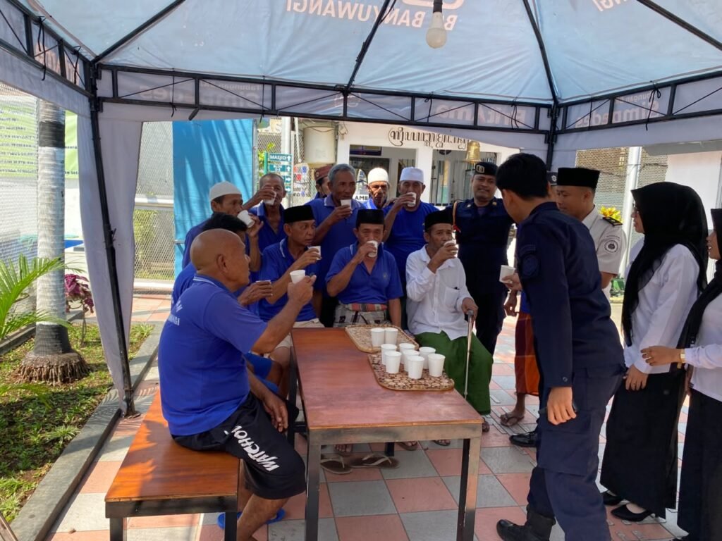 Tingkatkan Pelayanan Kesehatan Kelompok Rentan, Lapas Kelas IIA Banyuwangi Bagikan Makanan Tambahan Bagi Warga Binaan Lansia 3 IMG 20260915 WA0013