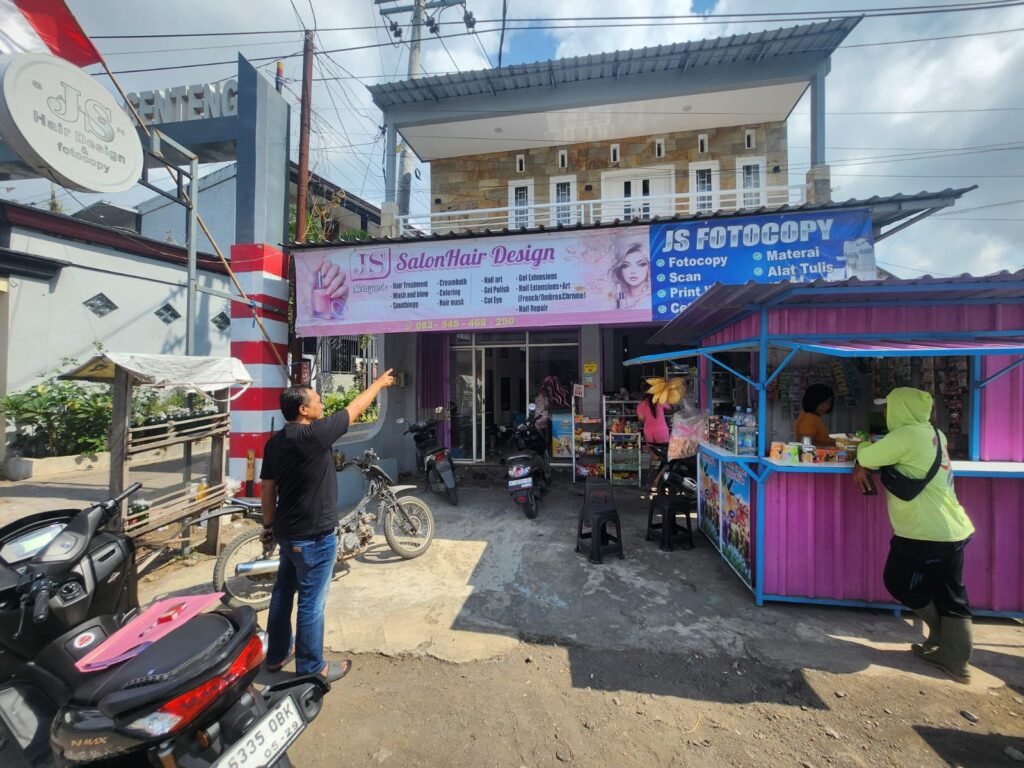 Masuk Lewat Tiang Listrik, Pencurian Toko-Salon di Genteng Terungkap Kurang dari 24 Jam 2 IMG 20260922 WA0031