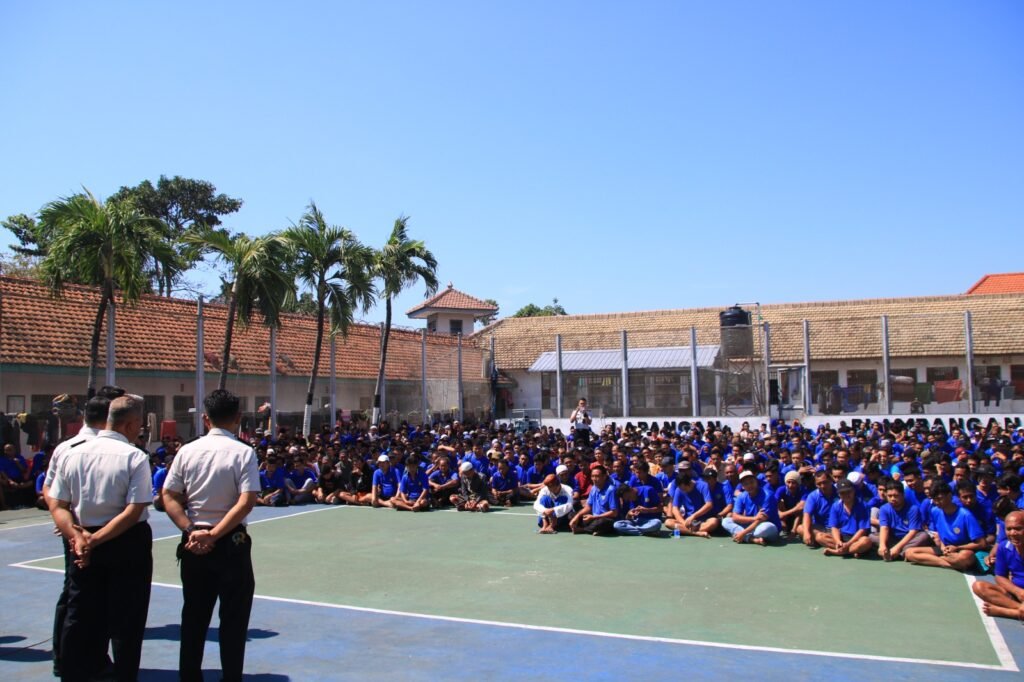 Kumpulkan Warga Binaan, Kalapas Banyuwangi Minta Aturan Lapas Dipatuhi Tanpa Pengecualian 5 IMG 20261005 WA0027