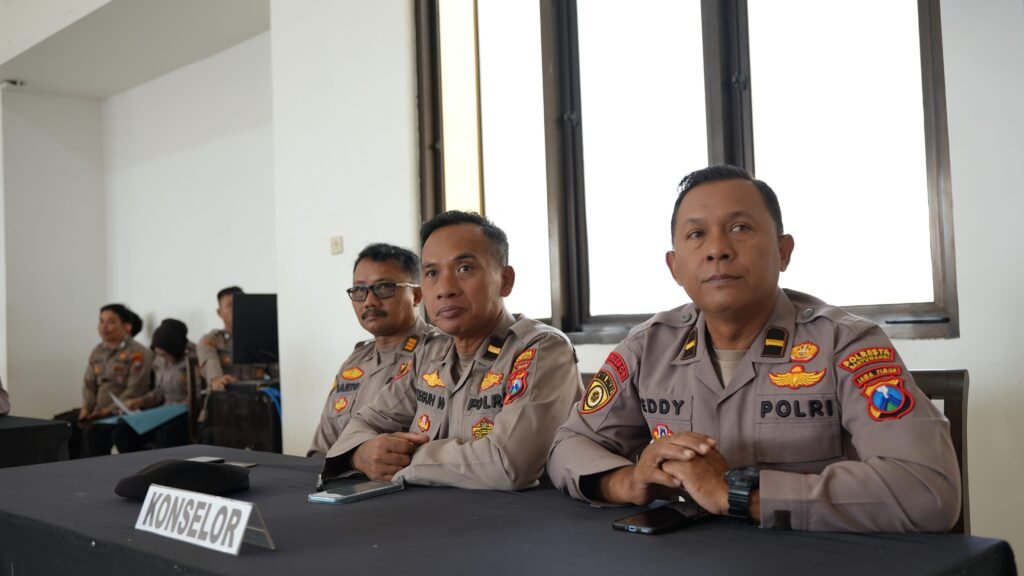 Jaga Integritas Pelayanan, Polresta Banyuwangi Perkuat Kapasitas Personel Pertahankan WBK dan WBBM 2 IMG 20261014 WA0074