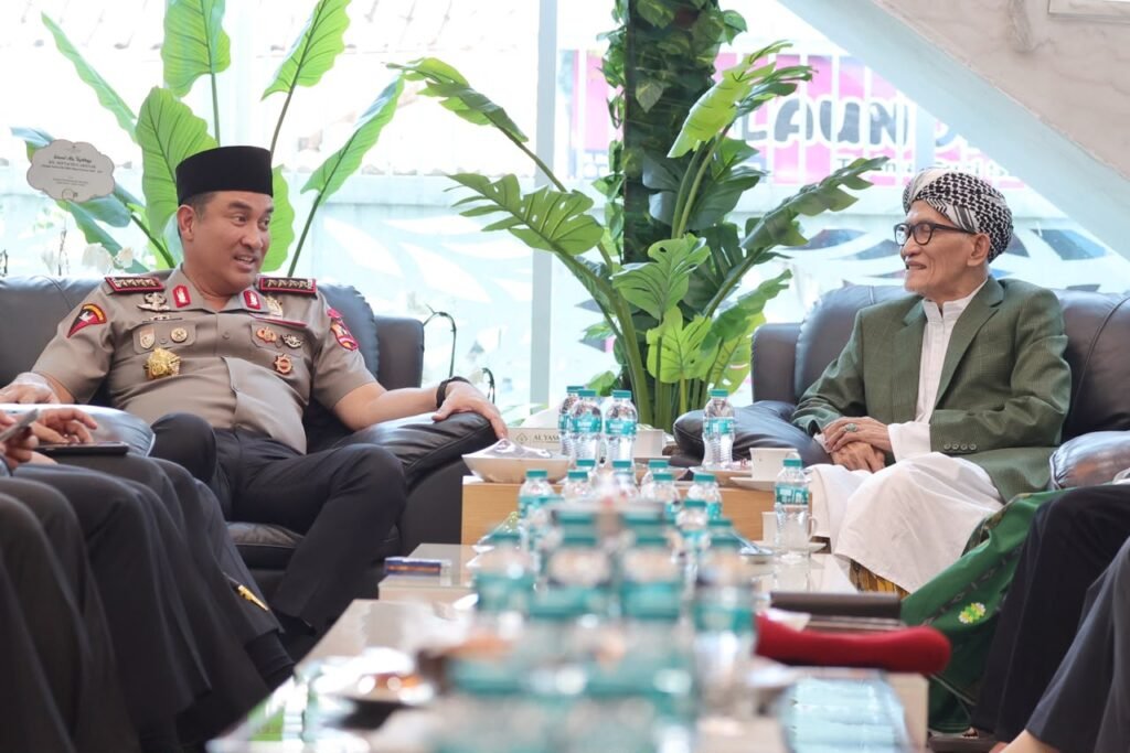 Perkuat Sinergi dengan Ulama, Kapolri Silaturahmi dengan Rais Aam PBNU di Surabaya 3 IMG 20261017 WA0033