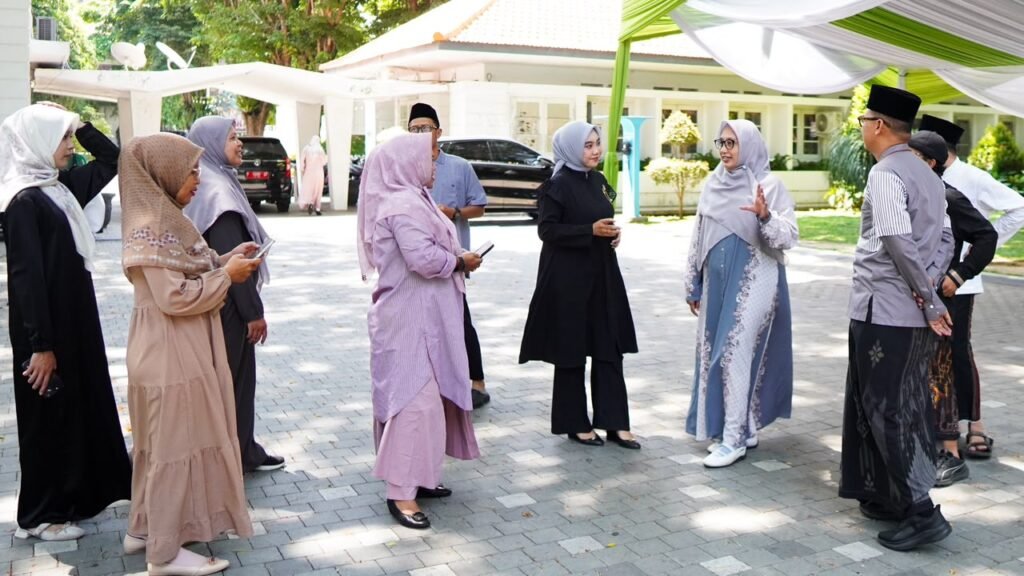 Peringati Hari Santri, ASN Banyuwangi Kenakan Busana ala Santri Selama Sepekan 2 IMG 20261021 WA0055