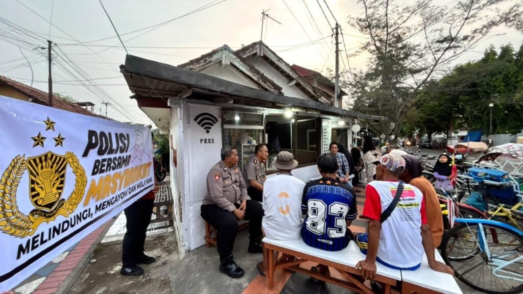 Polisi Bersama Masyarakat, Kapolresta Banyuwangi Perkuat Silaturahmi Bersama Pengayuh Becak 2 IMG 20261029 WA0018 1
